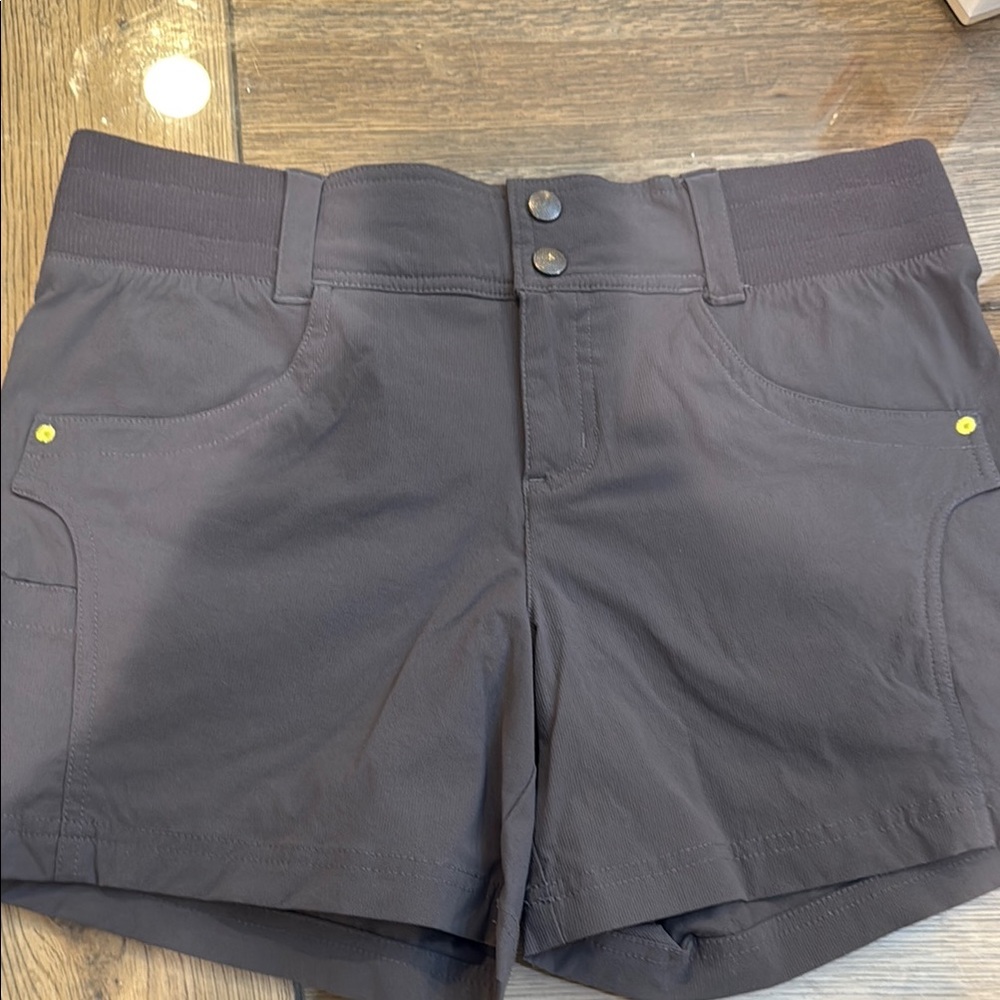 Title 9 Gray Women's Shorts sz 8